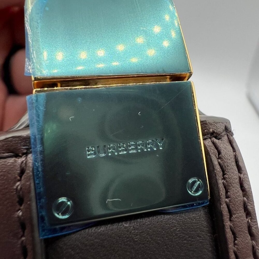 Burberry Olympia small shoulder bag in brown - Picture 4 of 12
